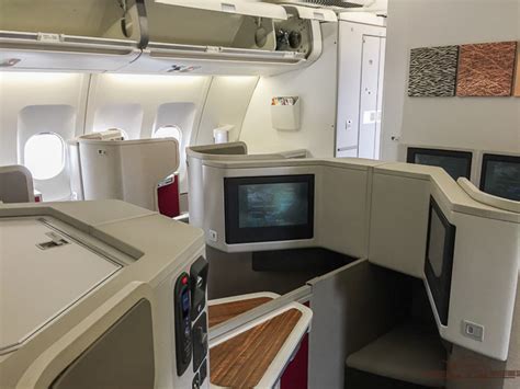 Review: Dragonair (Cathay Dragon) A330 First Class, Hong Kong to Beiji.